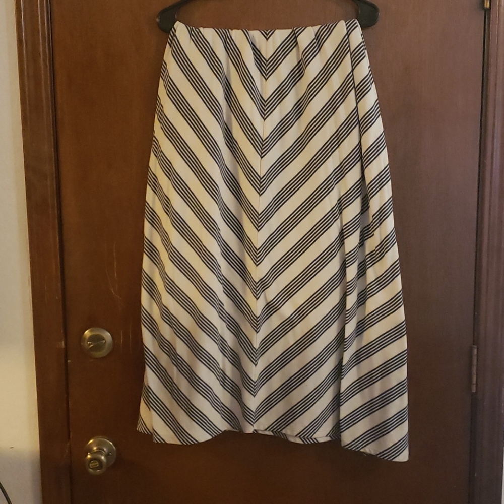 Old navy maxi skirt